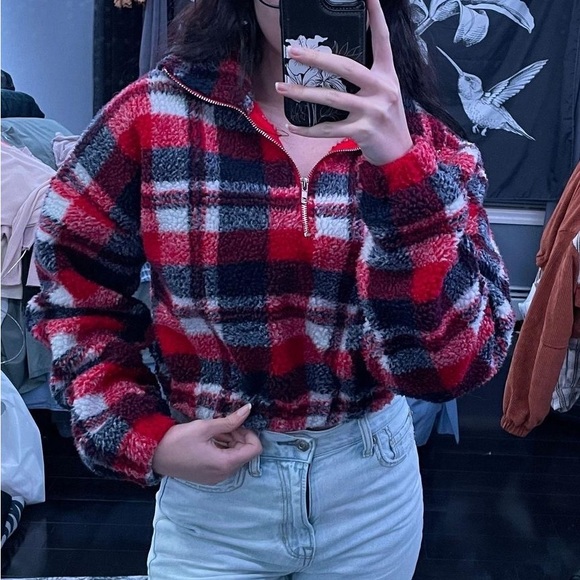 Cropped Thick Quarter Zip - Picture 2 of 6